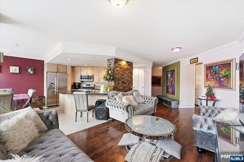 7004 Kennedy Blvd, West New York, NJ, 07093-5029 | Card Image