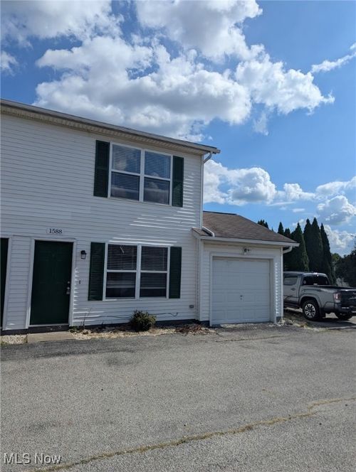 1588 E Summit St, Kent, OH, 44240-4643 | Card Image