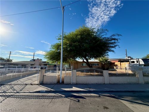 4521 Swandale Ave, Las Vegas, NV, 89121-7146 | Card Image