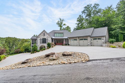 142 Pineridge Loop, Crossville, TN, 38558-6536 | Card Image