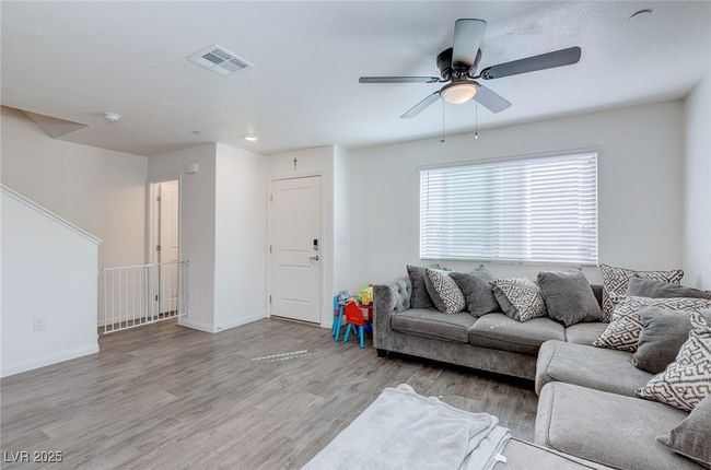 6804 Surf Green Ct, Townhouse with 3 bedrooms, 3 bathrooms and null parking in North Las Vegas NV | Image 9