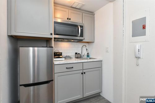 3020-3030 Edwin Ave, Fort Lee, NJ, 07024 | Card Image