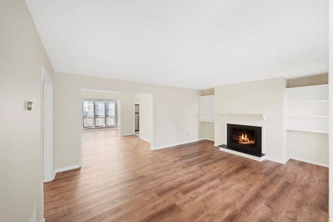 601 Park Ridge Cir, Condo with 2 bedrooms, 2 bathrooms and 2 parking in Marietta GA | Image 4