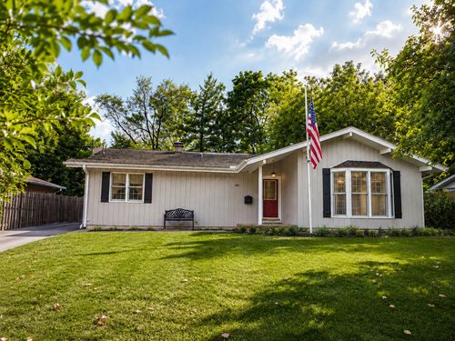 136 E Kimball Ave, Woodstock, IL, 60098-4110 | Card Image