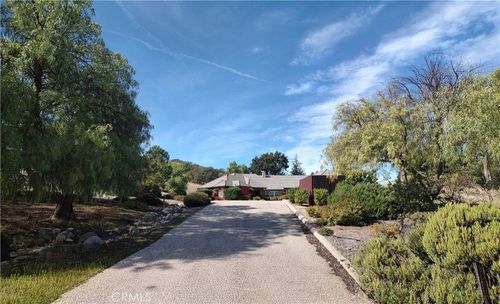 880 Tracy Ln, Templeton, CA, 93465-8658 | Card Image