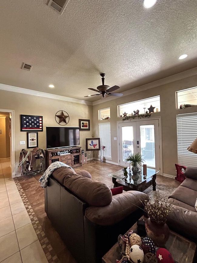 390 Hackberry Dr, House other with 5 bedrooms, 5 bathrooms and 3 parking in Andrews TX | Image 7