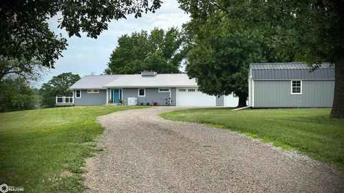 2451 Newport Ave, Oskaloosa, IA, 52577-9617 | Card Image
