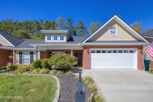 1423 Hazelgreen Way, Knoxville, TN, 37912-1257 | Card Image