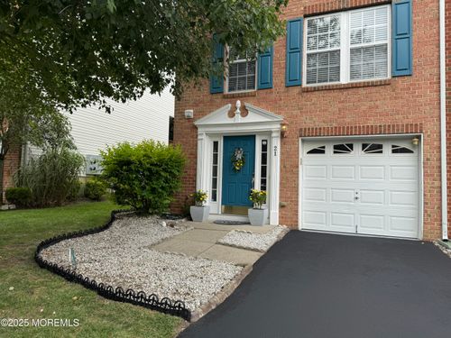 21 Abby Rd, Farmingdale, NJ, 07727-4010 | Card Image