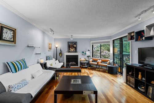 302-1520 Vidal St, White Rock, BC, V4B3T7 | Card Image