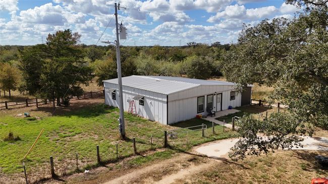 991 Kovar Rd, Home with 4 bedrooms, 2 bathrooms and 4 parking in Flatonia TX | Image 6