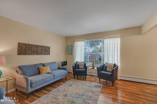 20852 Wildwood Dr, Harper Woods, MI, 48225-1841 | Card Image