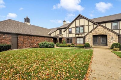 10577 Foster Street, Townhouse with 3 bedrooms, 2 bathrooms and null parking in Overland Park KS | Image 1