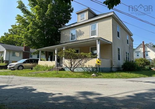 29 Hedge Row, Mahone Bay, NS, B0J2E0 | Card Image