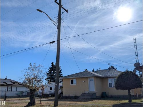 5035 49 Ave, Vilna, AB, T0A3L0 | Card Image