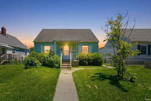2210 S Pershing Drive, Muncie, IN, 47302-4257 | Card Image