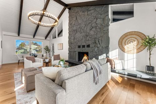 433 Rene Pl, Eagle, ID, 83616-5405 | Card Image