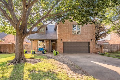 3329 Moss Creek Dr, Grapevine, TX, 76051-6525 | Card Image