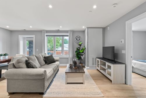 401-187 Victoria St W, Wingham, ON, N0G2W0 | Card Image