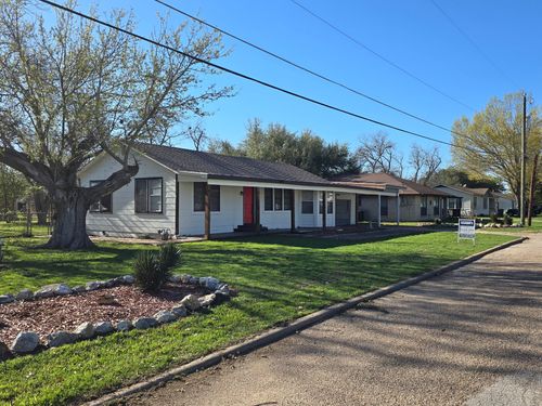 305 N 5th St, Thorndale, TX, 76577-9563 | Card Image