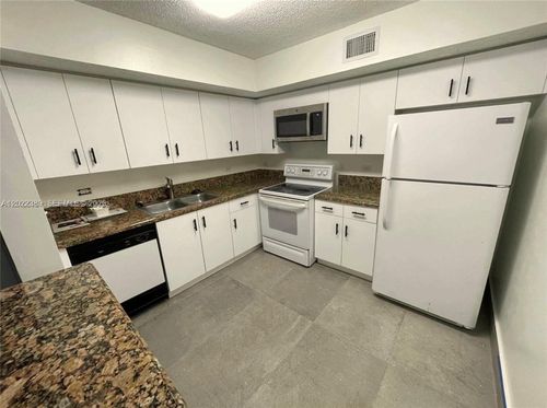 609-3660 N 56th Ave, Hollywood, FL, 33021-2270 | Card Image