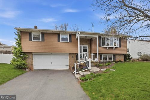 88 Scenic Dr, DENVER, PA, 17517-9343 | Card Image