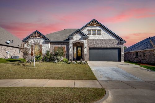 3929 Brookdale Rd, Benbrook, TX, 76116-8564 | Card Image