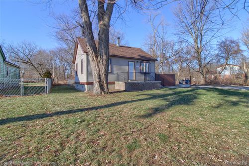 10652 Mortenview Dr, Taylor, MI, 48180-3725 | Card Image