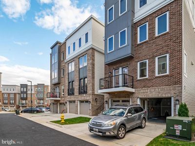 15599 Grade Line Place, Townhouse with 3 bedrooms, 2 bathrooms and null parking in WOODBRIDGE VA | Image 3