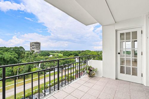 704-1500 Presidential Way, West Palm Beach, FL, 33401-1817 | Card Image
