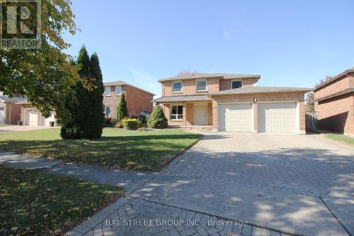 79 Barbican Trail, St Catharines, ON, L2T4A9 | Card Image