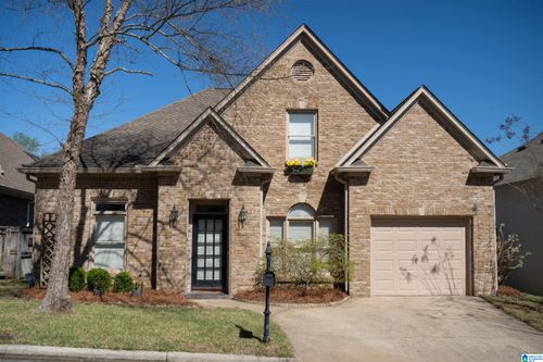 2712 Cross Bridge Ln, VESTAVIA HILLS, AL, 35216-7104 | Card Image
