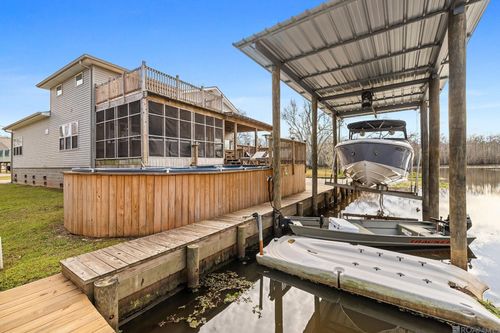 31643 Shelton Dr, Springfield, LA, 70462-8210 | Card Image