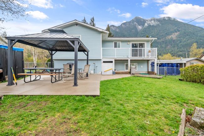 555 Fort Street, House other with 4 bedrooms, 2 bathrooms and 6 parking in Hope BC | Image 27