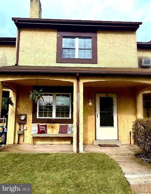 2705 Walnut Ridge Est, POTTSTOWN, PA, 19464-3094 | Card Image