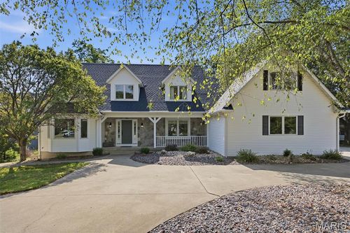 9 Denzel Dr, Greenville, IL, 62246-2768 | Card Image