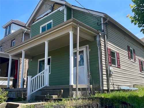 223 Division Ave, Ellwood City - LAW, PA, 16117 | Card Image