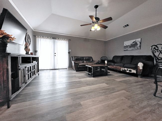 On point updates in a split-bedroom layout | Image 6