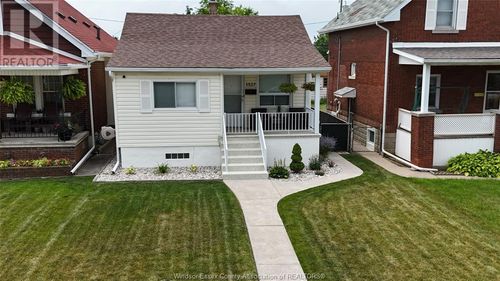 1527 Pierre Ave, Windsor, ON, N8X4P6 | Card Image