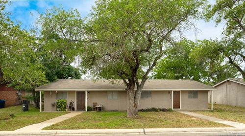 2-801 High Meadow Dr, Pleasanton, TX, 78064-2494 | Card Image