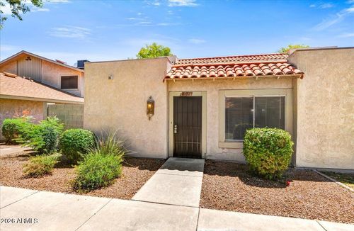 8430 E Roosevelt St, Scottsdale, AZ, 85257-4533 | Card Image