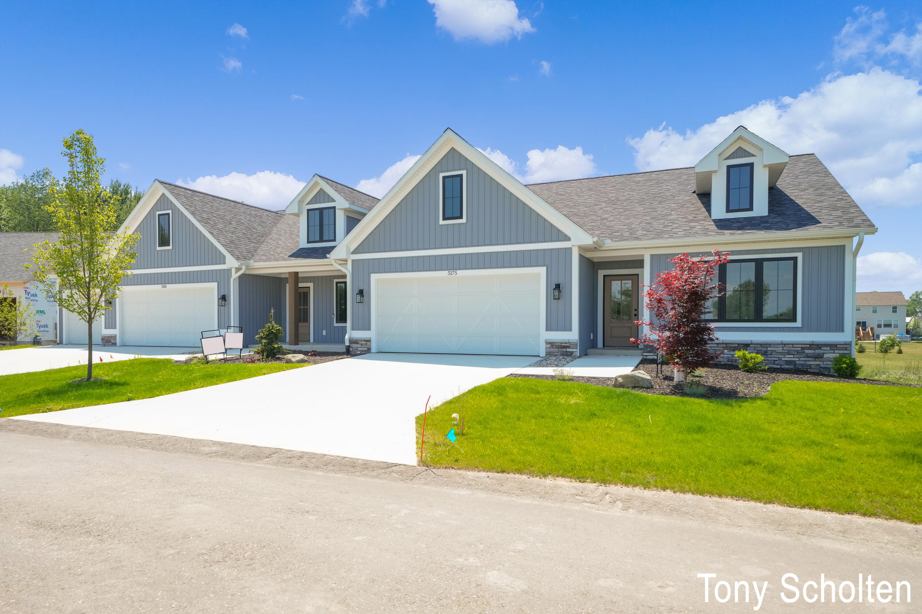 Blendon Meadow Cir, Hudsonville, MI 49426