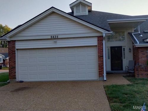 9425 Mackenzie Circle Ct, Saint Louis, MO, 63123-5476 | Card Image
