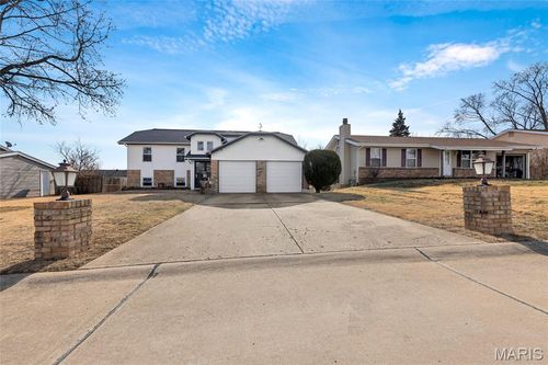 17 Trade Winds Drive, St Peters, MO, 63376 | Card Image