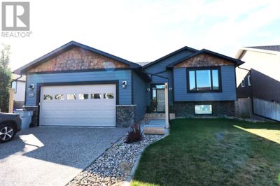 609 10 Ave W, House other with 3 bedrooms, 3 bathrooms and 4 parking in Barnwell AB | Image 1