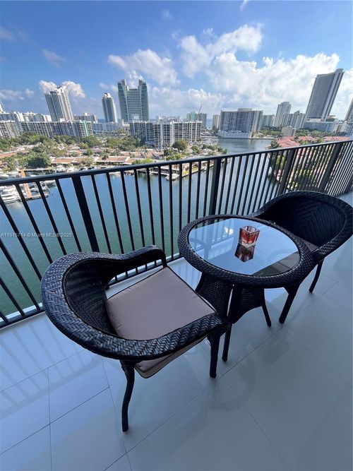 apt-414-300 Three Islands Blvd, Hallandale Beach, FL, 33009-2819 | Card Image