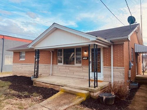 1442 E Chestnut St, Lancaster, OH, 43130-4023 | Card Image