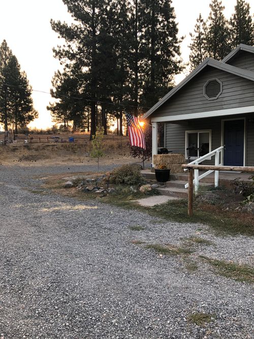 1636 Blue Pool Way, Chiloquin, OR, 97624-9737 | Card Image