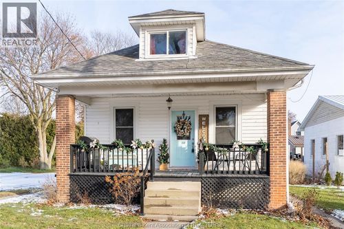 {{alt}} | Card Image