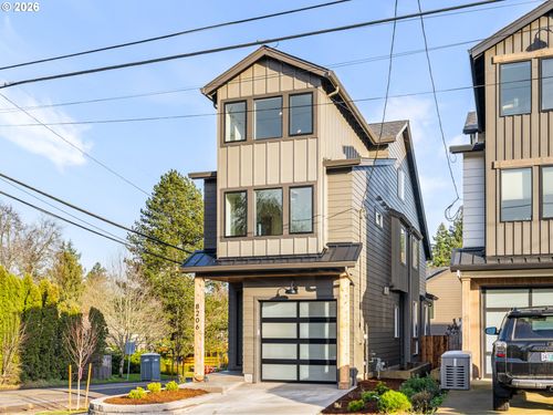 8206 Sw 46th Ave, Portland, OR, 97219-3420 | Card Image